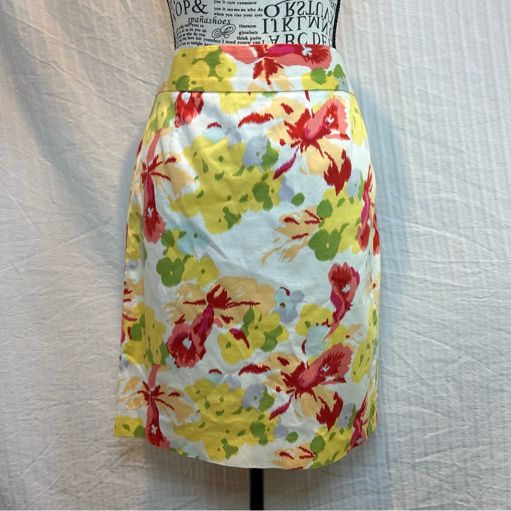 J. Crew Sz 4 Midi-mini length mulitcolor floral pastel pencil skirt lightweight
